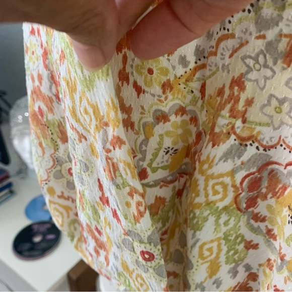 Christian Siriano Longsleeve V-Neck faux wrap top w/Ikat, paisley + floral print - Picture 9 of 10